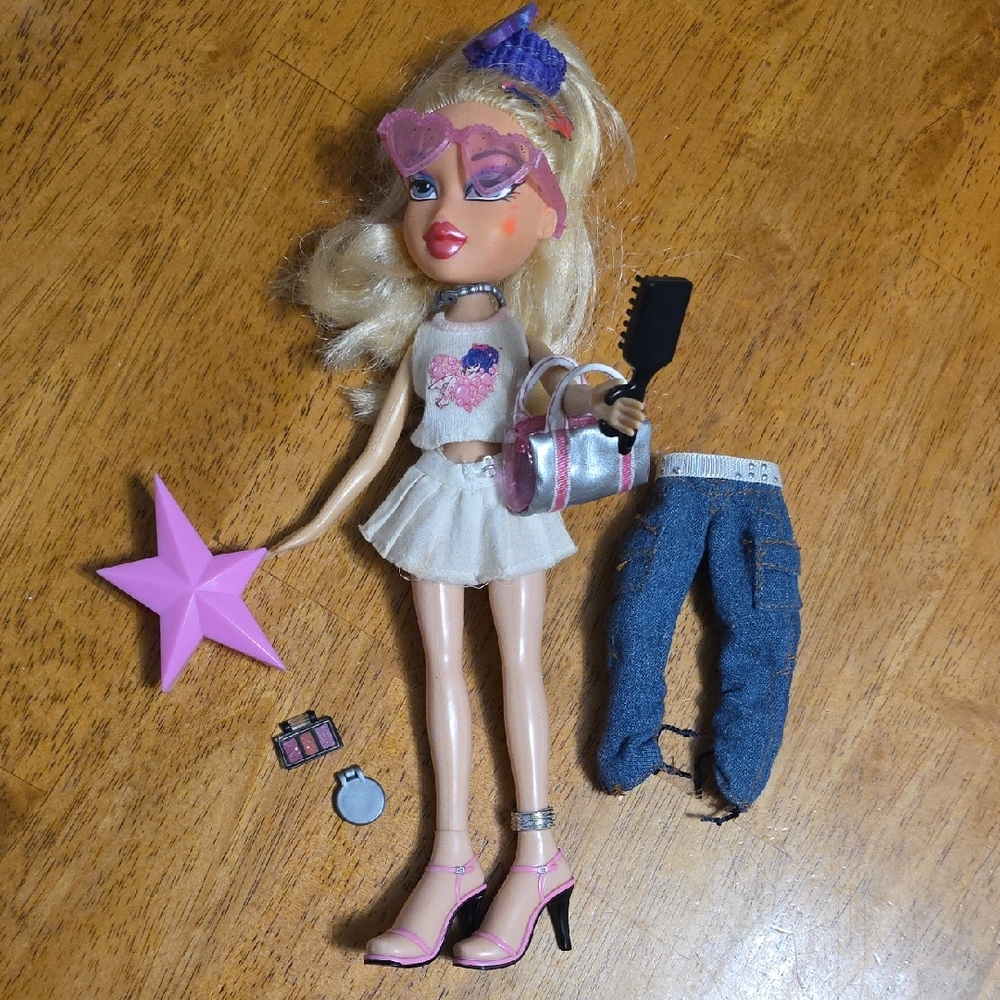 Bratz Funk Out Cloe Doll & Accessories MGA Vintage 2001